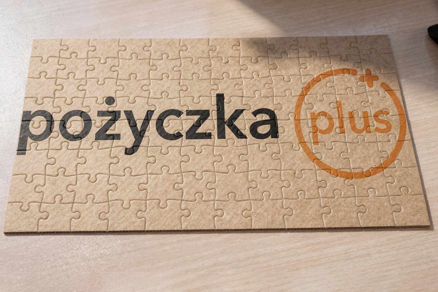 pozyczka plus puzzle | Pożyczka Plus, jest obok siostrzanej Smartpożyczki (ta sama grupa kapitałowa Aventus) popularną pożyczką wśród Polaków. Oferuje wysokie kwotowo chwilówki i jednocześnie kusi pierwszą pożyczką w formie darmowej.